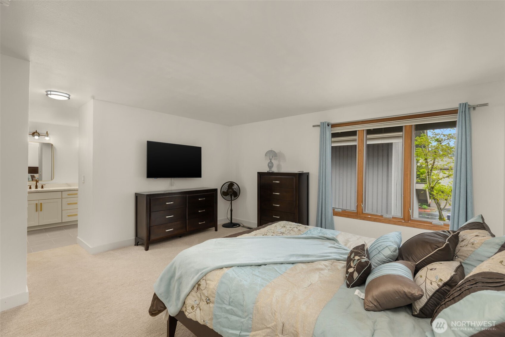 14226 NE 2nd Place #65, Bellevue, WA 98007