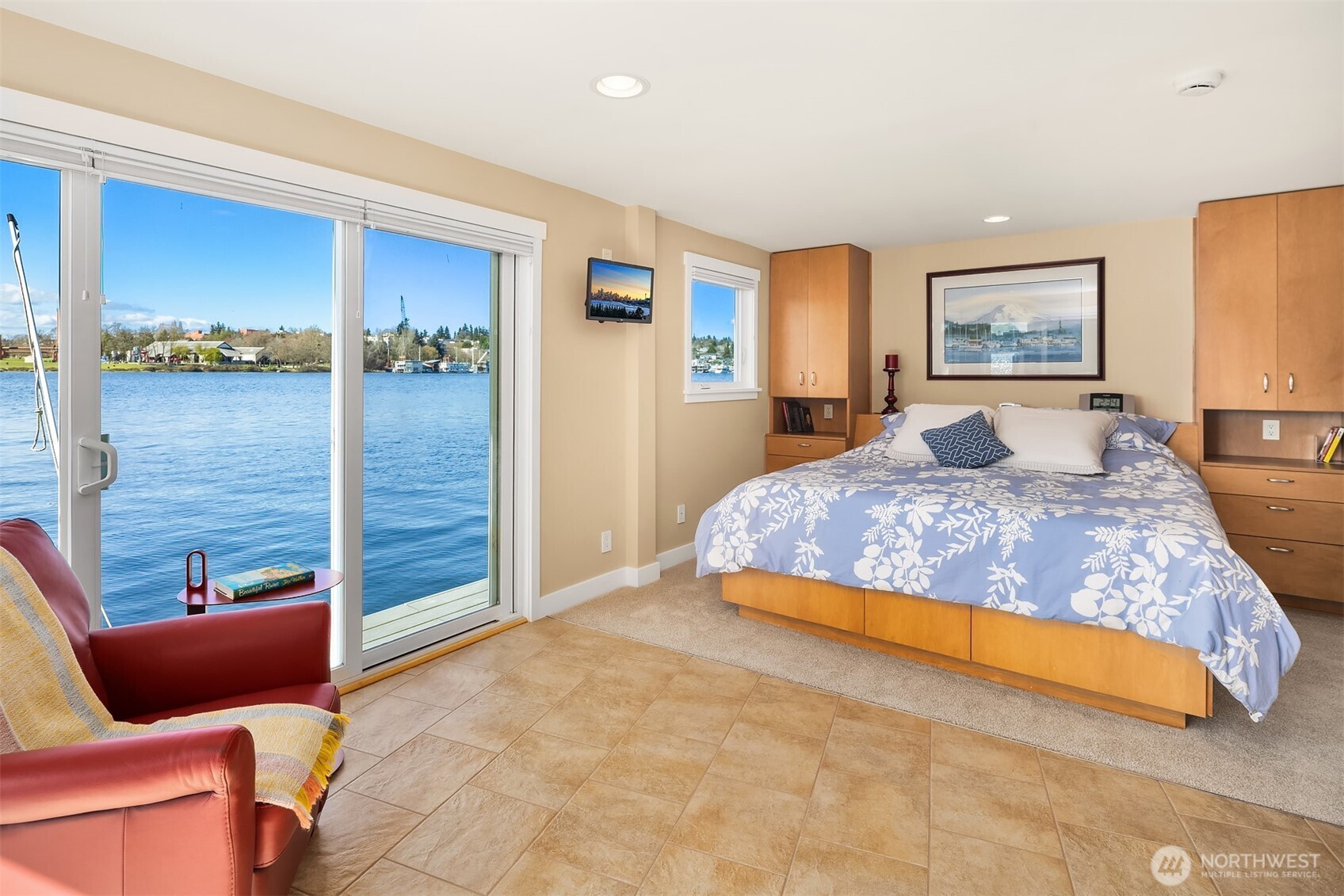 10 E Roanoke Street #2, Seattle, WA 98102-3281