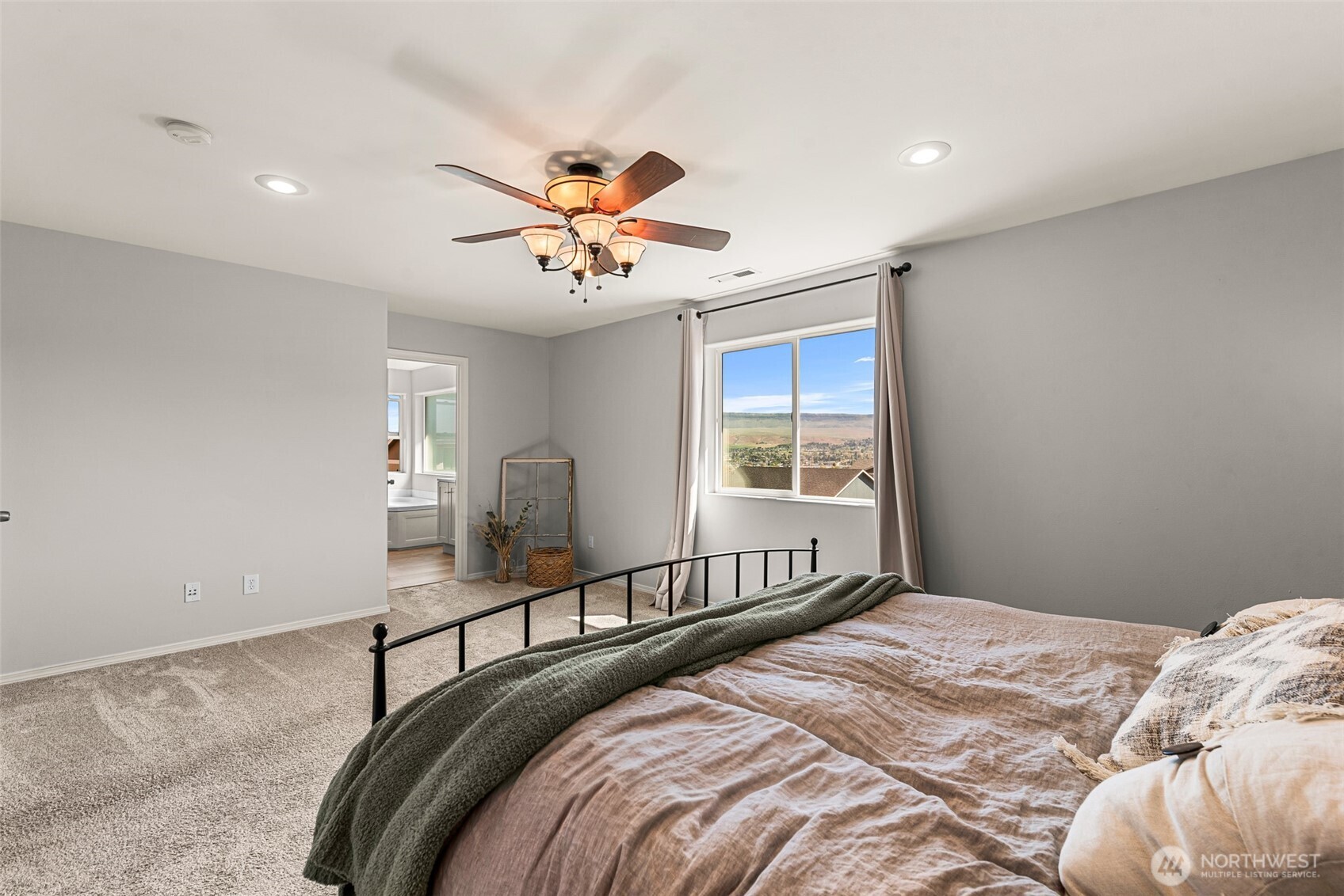 1631 Fuller Street , Wenatchee, WA 98801