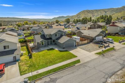 1631 Fuller Street , Wenatchee, WA 98801 - Photo 2
