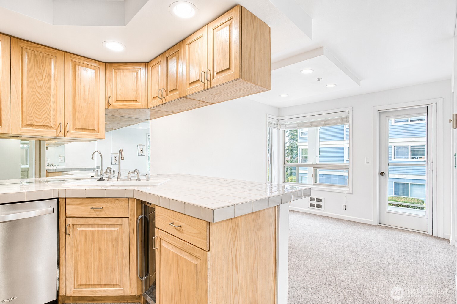8260 53rd Avenue W #202, Mukilteo, WA 98275-2671