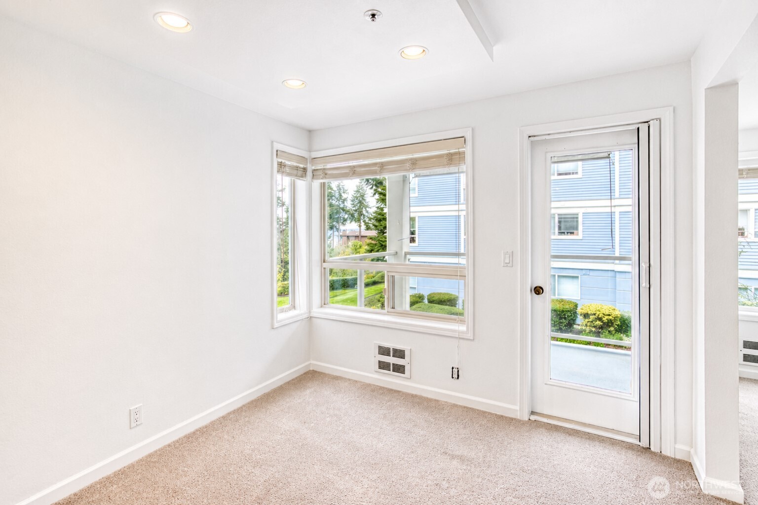 8260 53rd Avenue W #202, Mukilteo, WA 98275-2671