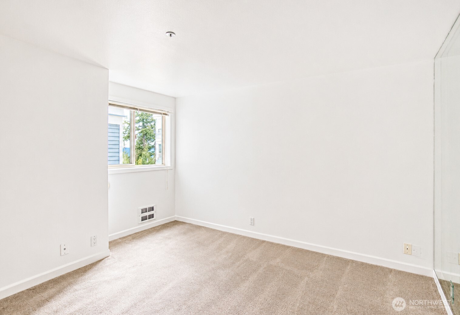 8260 53rd Avenue W #202, Mukilteo, WA 98275-2671