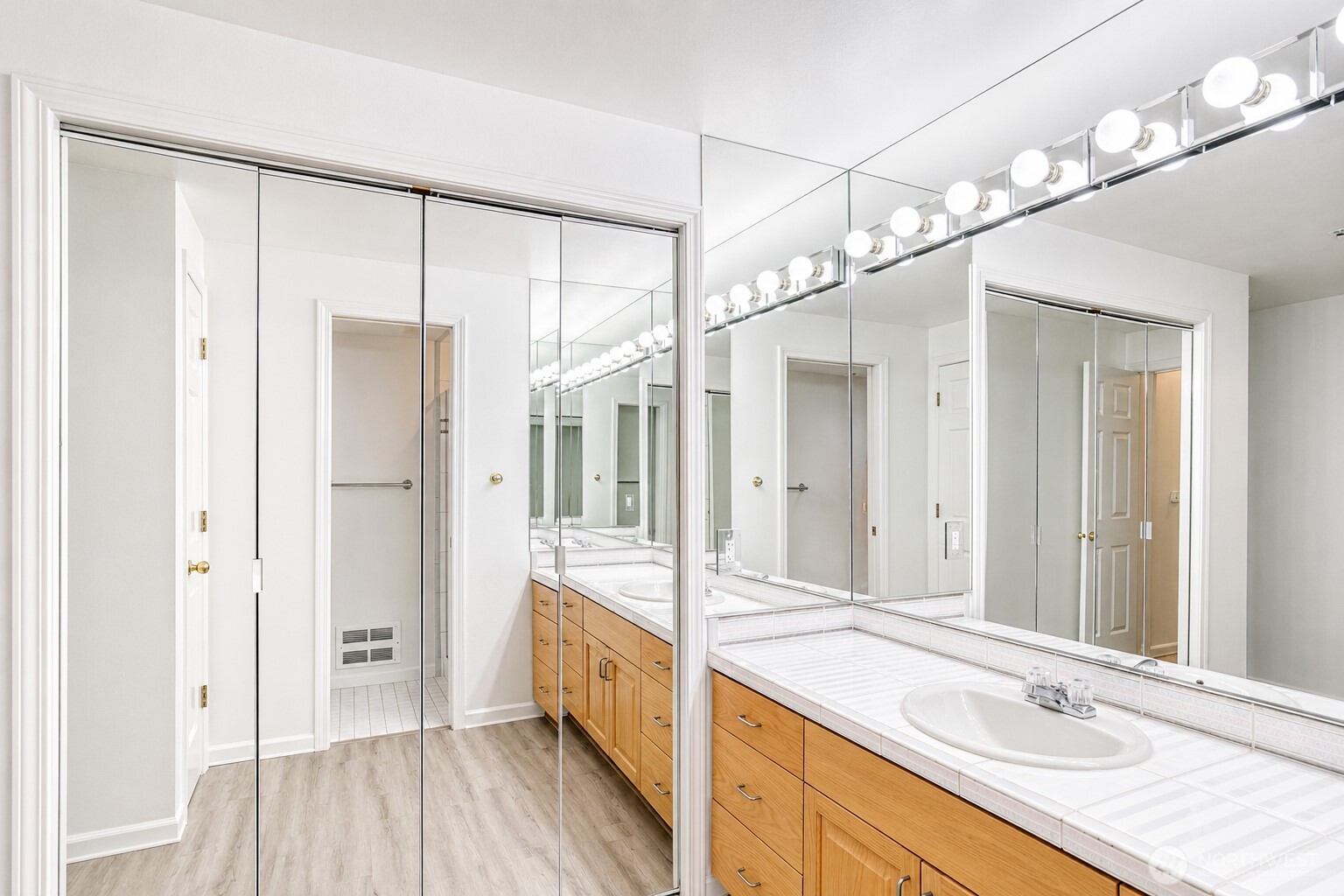 8260 53rd Avenue W #202, Mukilteo, WA 98275-2671