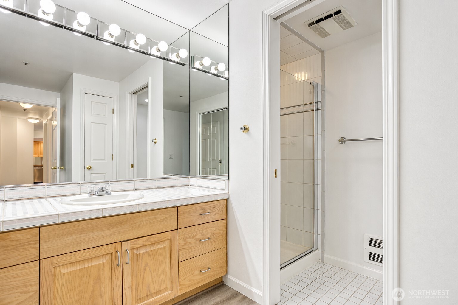8260 53rd Avenue W #202, Mukilteo, WA 98275-2671