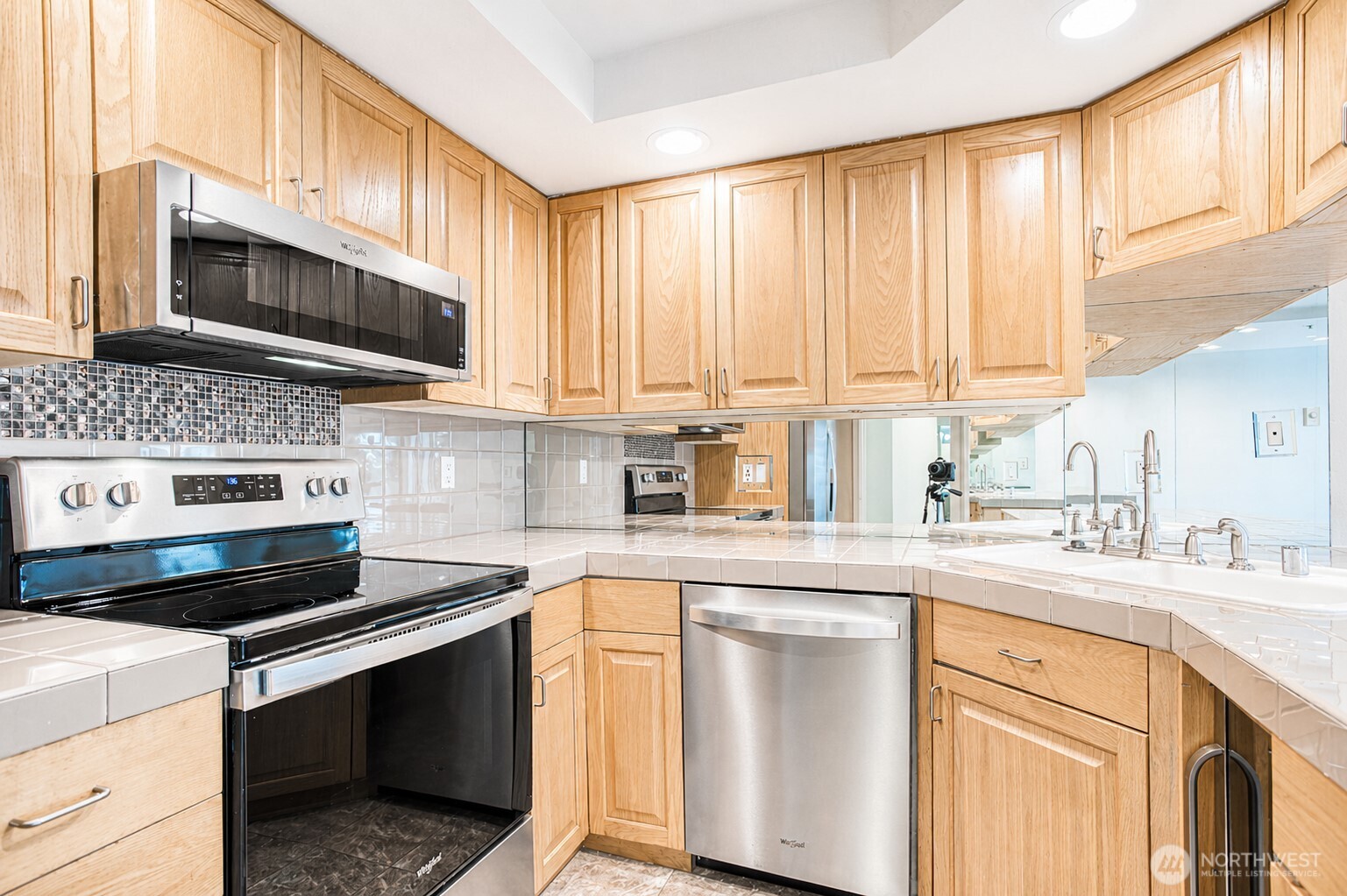 8260 53rd Avenue W #202, Mukilteo, WA 98275-2671