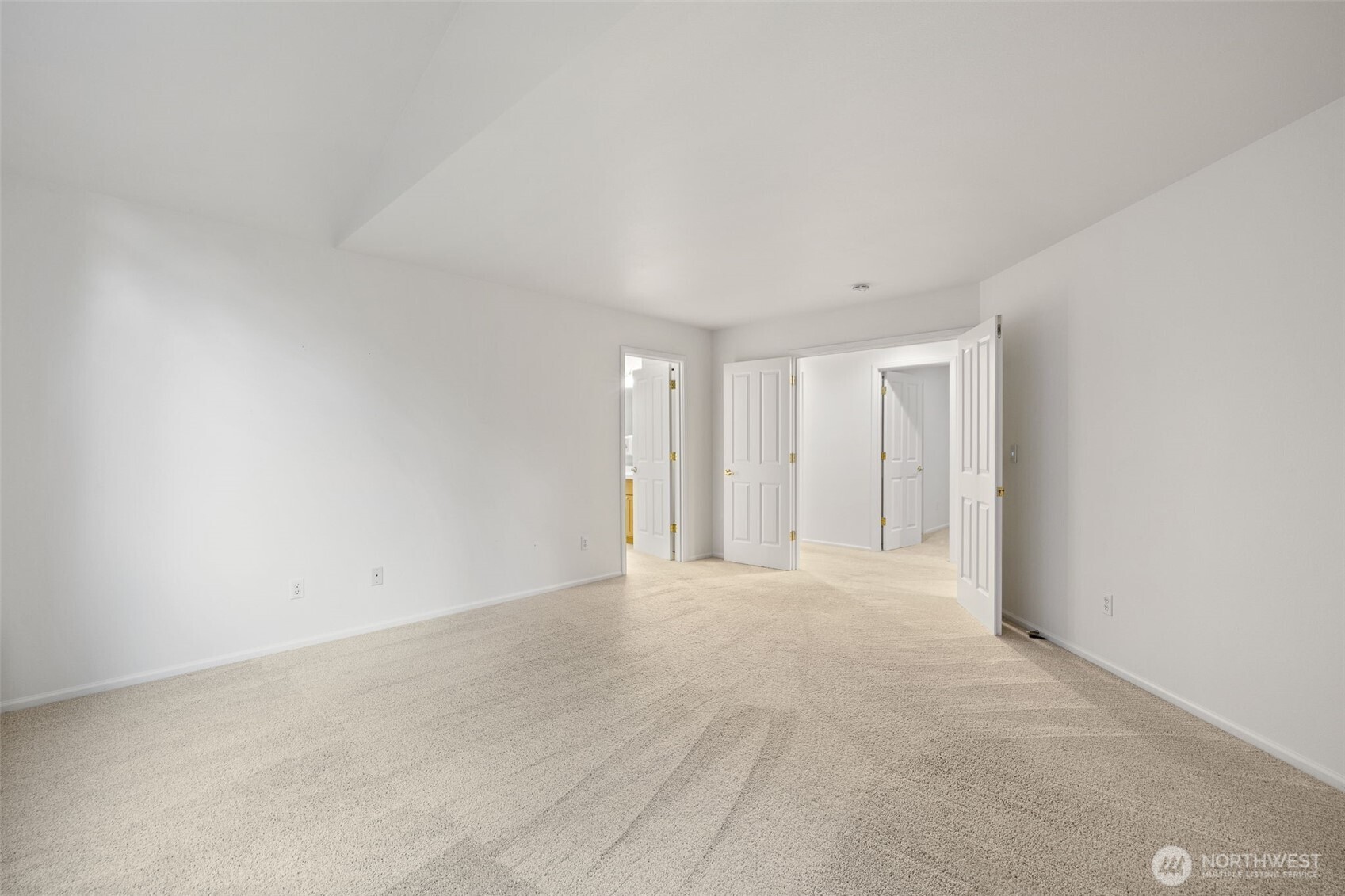 15733 NE 165th St , Woodinville, WA 98072
