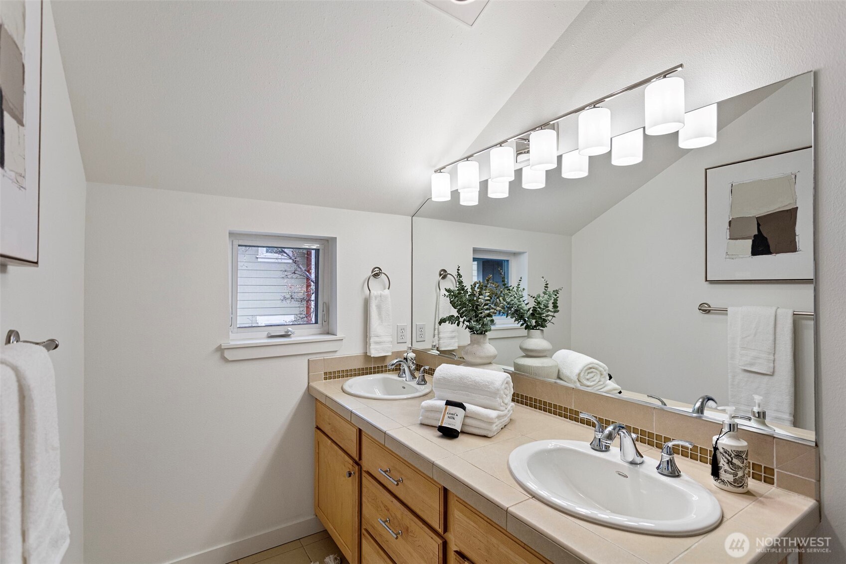 6521 25th Avenue NE #C, Seattle, WA 98115
