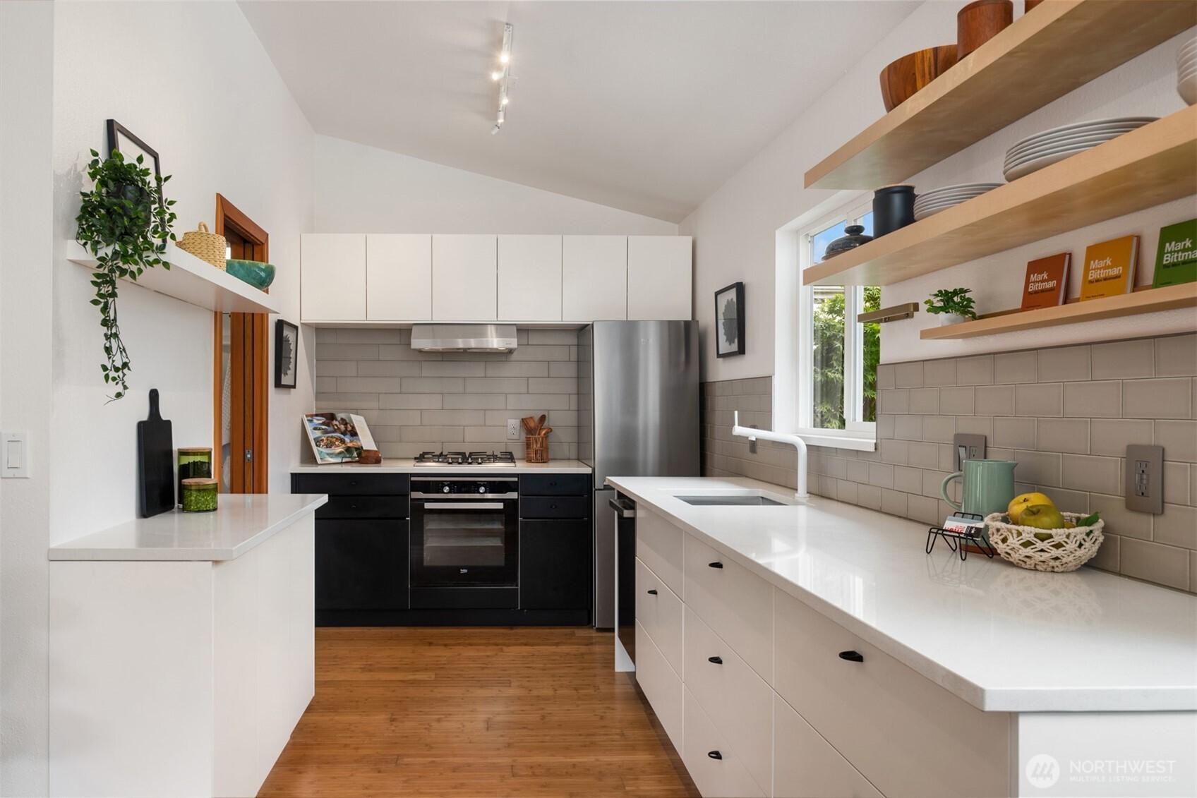 8729 12th Avenue NW, Seattle, WA 98117