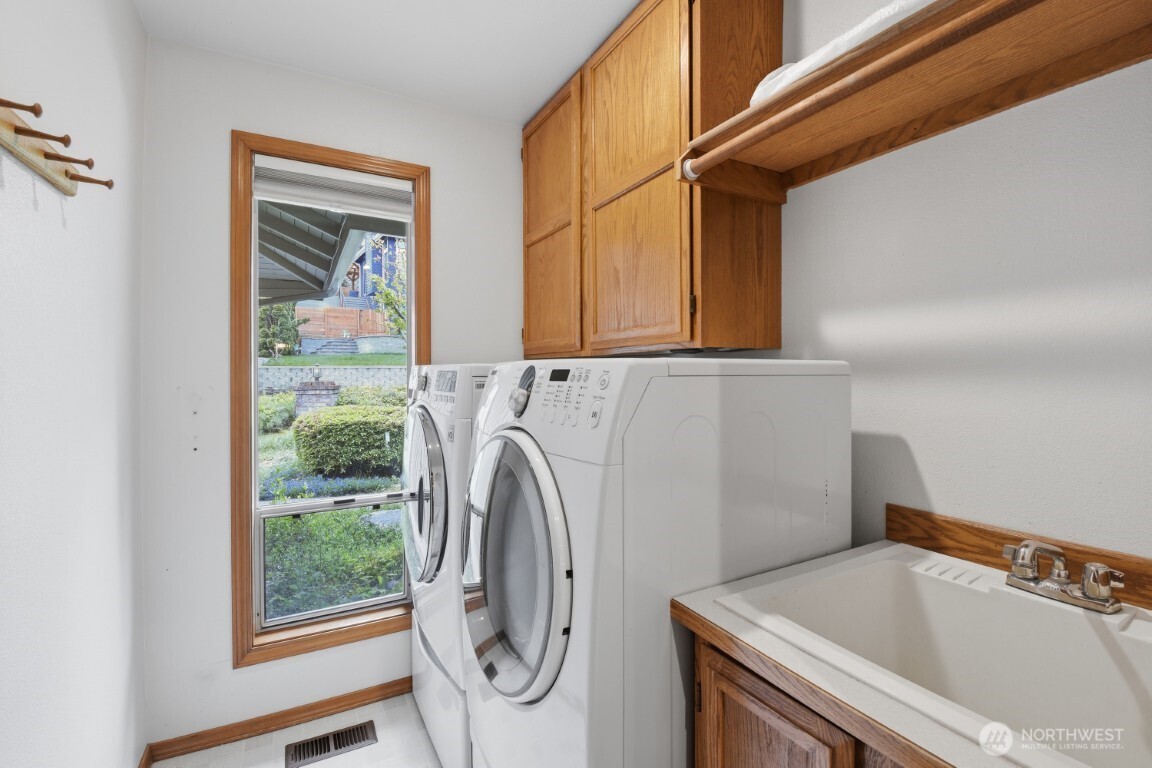 22348 NE 18th Street , Sammamish, WA 98074