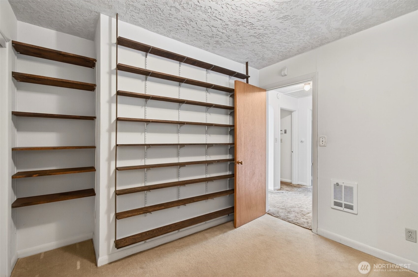 2 Pacific Place , Longview, WA 98632