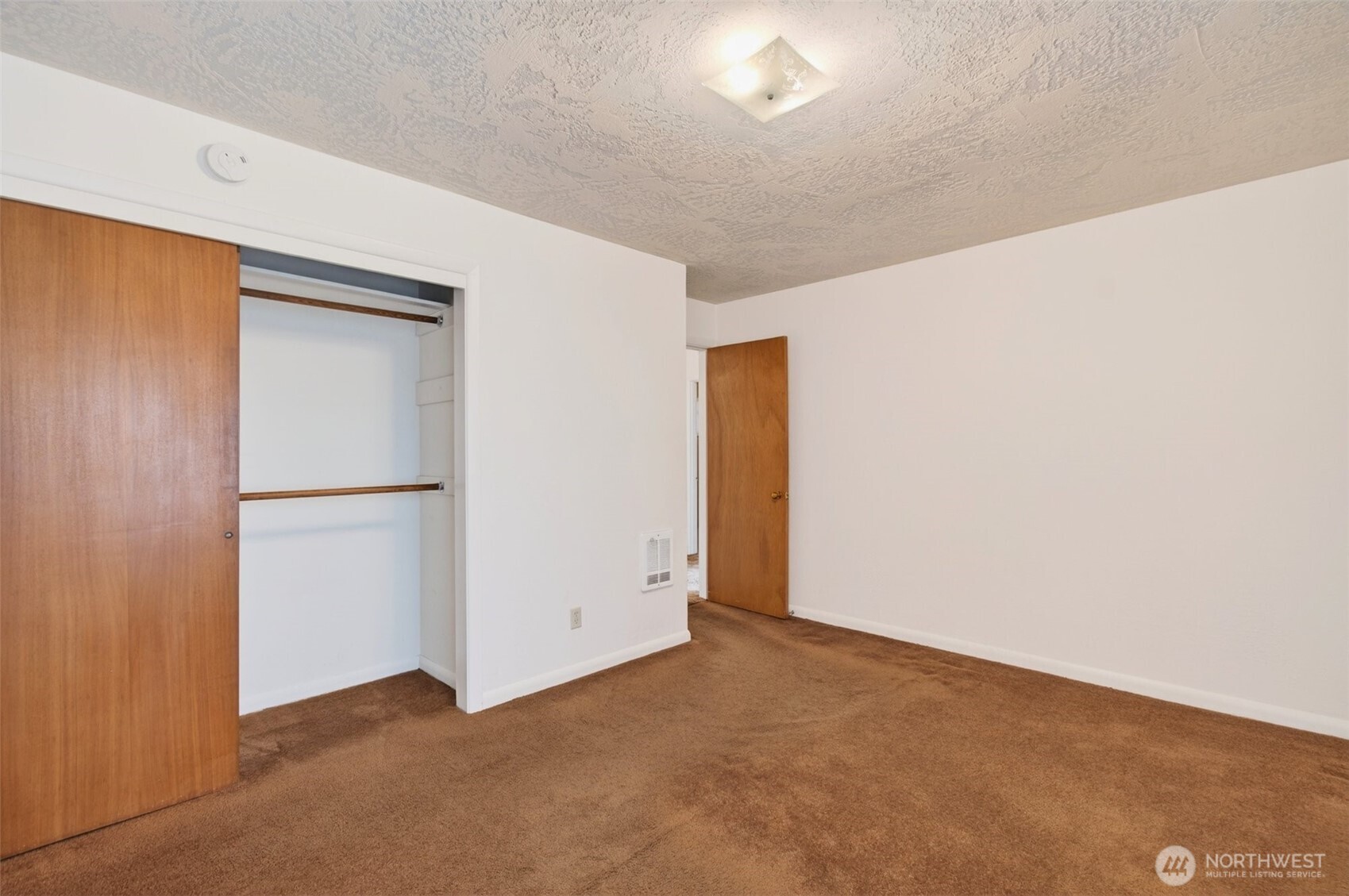 2 Pacific Place , Longview, WA 98632