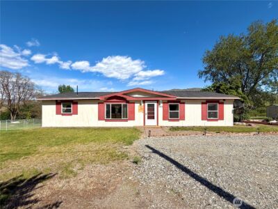 1024 Old Hwy 97 , Brewster, WA 98812