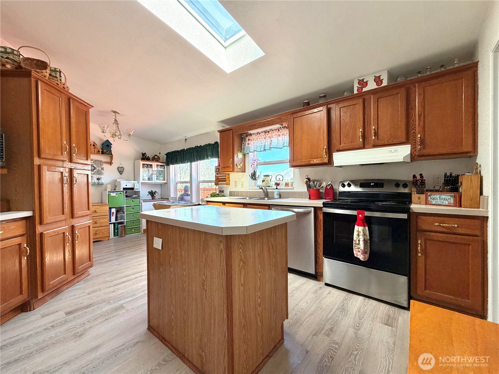 1024 Old Hwy 97 , Brewster, WA 98812
