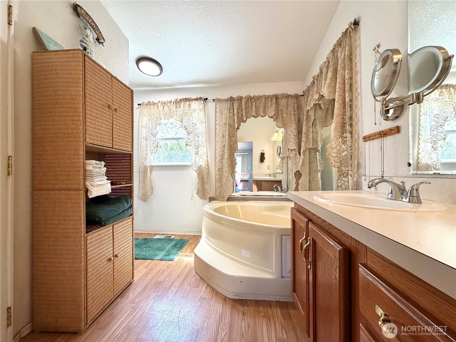 1024 Old Hwy 97 , Brewster, WA 98812