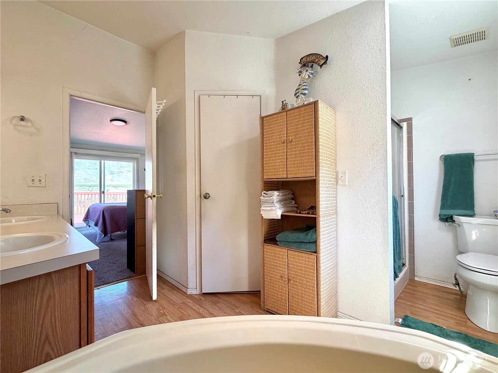 1024 Old Hwy 97 , Brewster, WA 98812