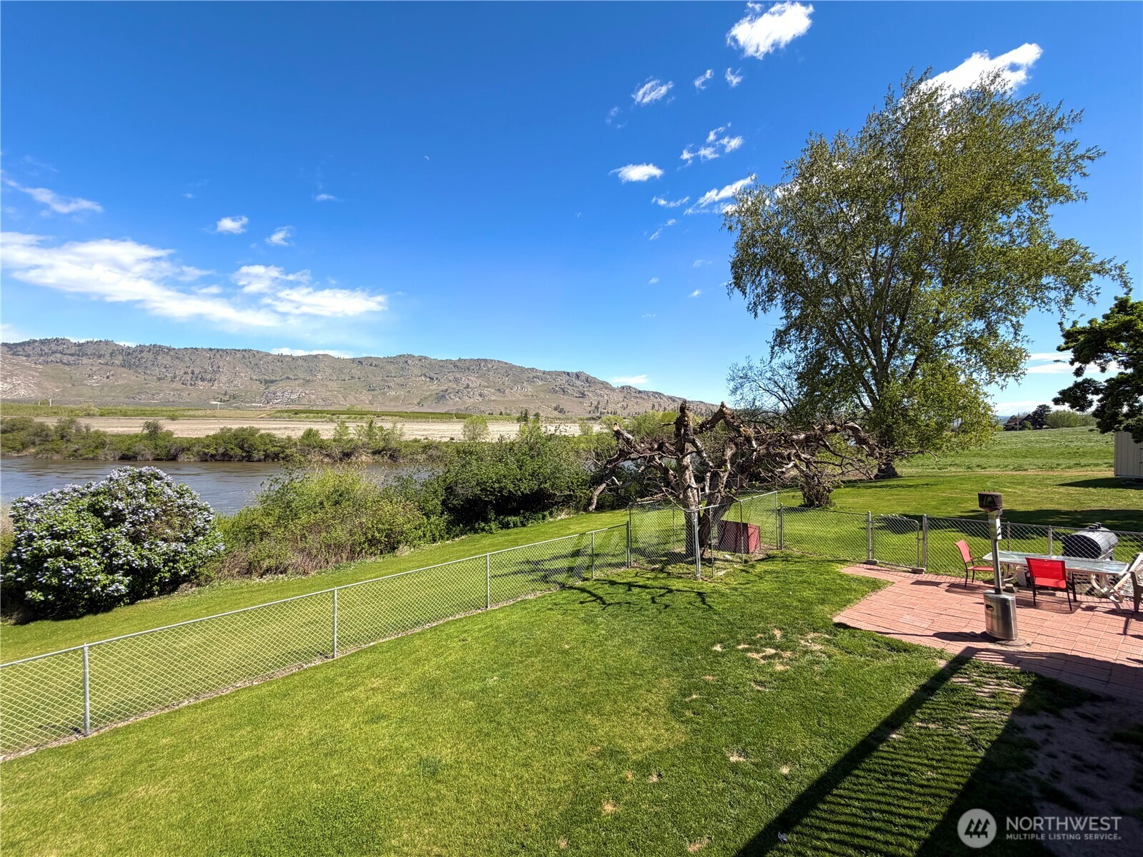 1024 Old Hwy 97 , Brewster, WA 98812