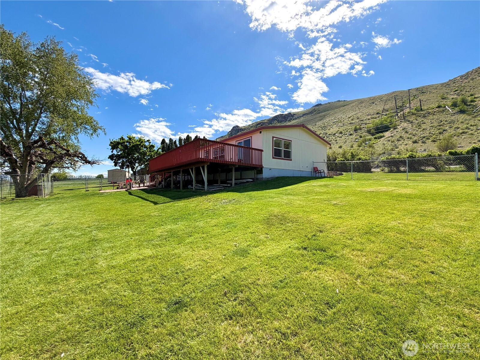 1024 Old Hwy 97 , Brewster, WA 98812