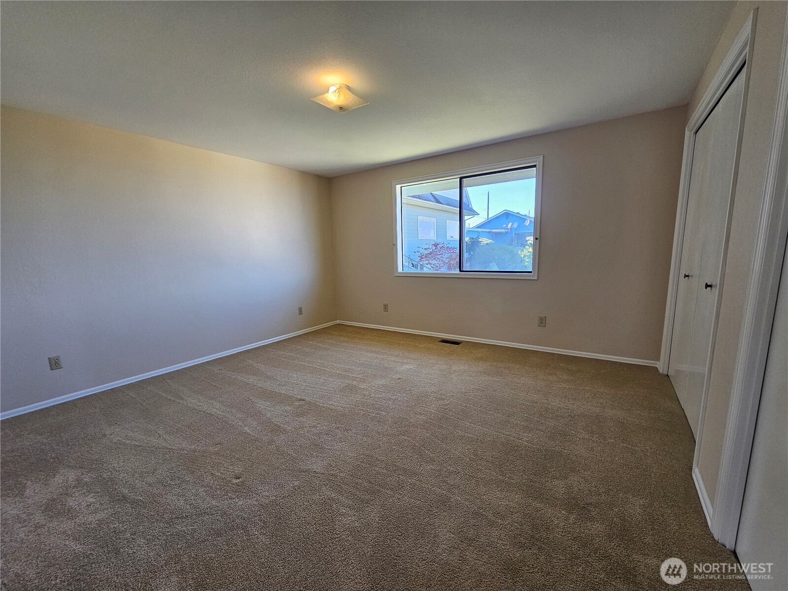 1426 W 4th Street , Port Angeles, WA 98363