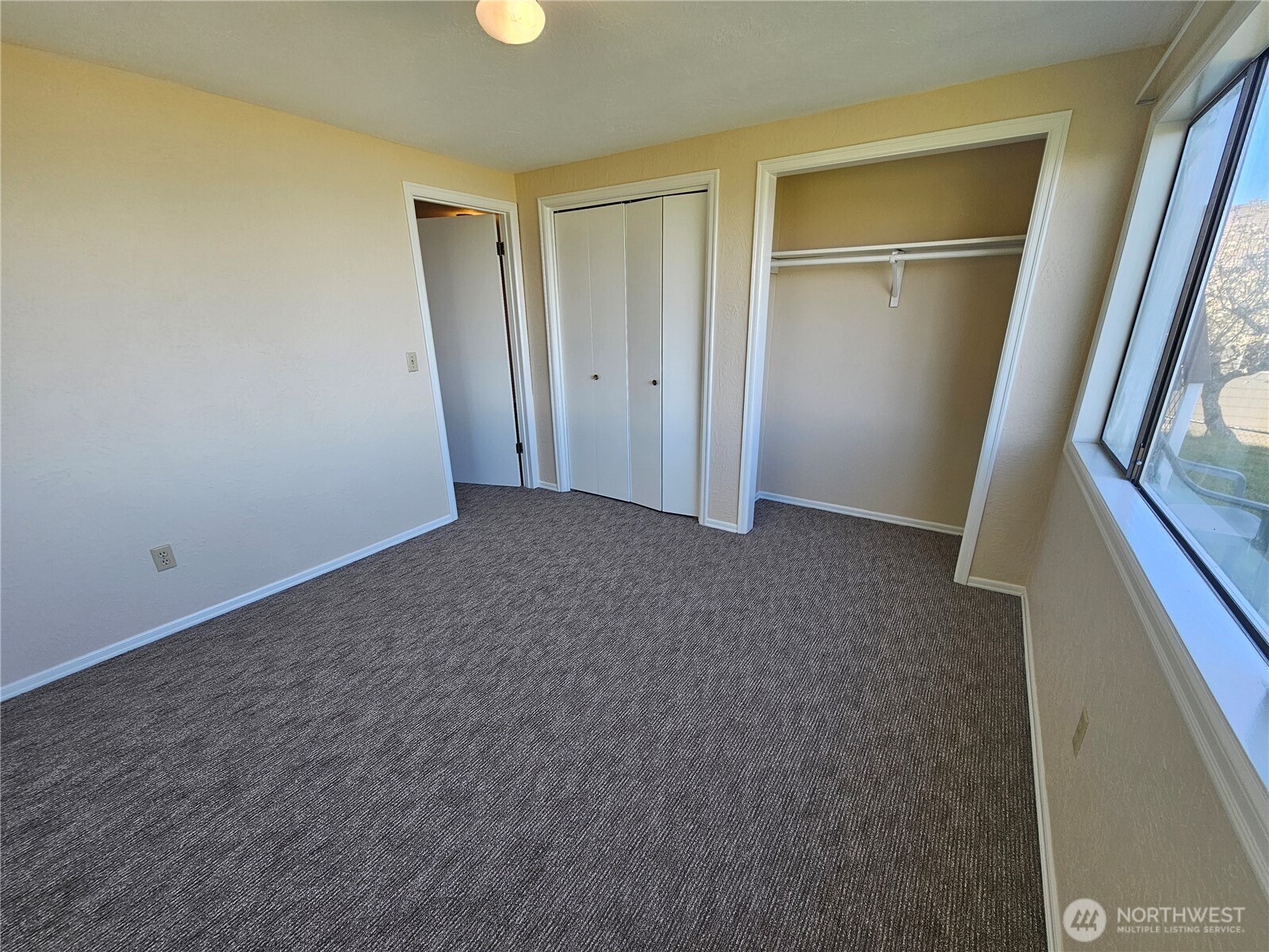 1426 W 4th Street , Port Angeles, WA 98363