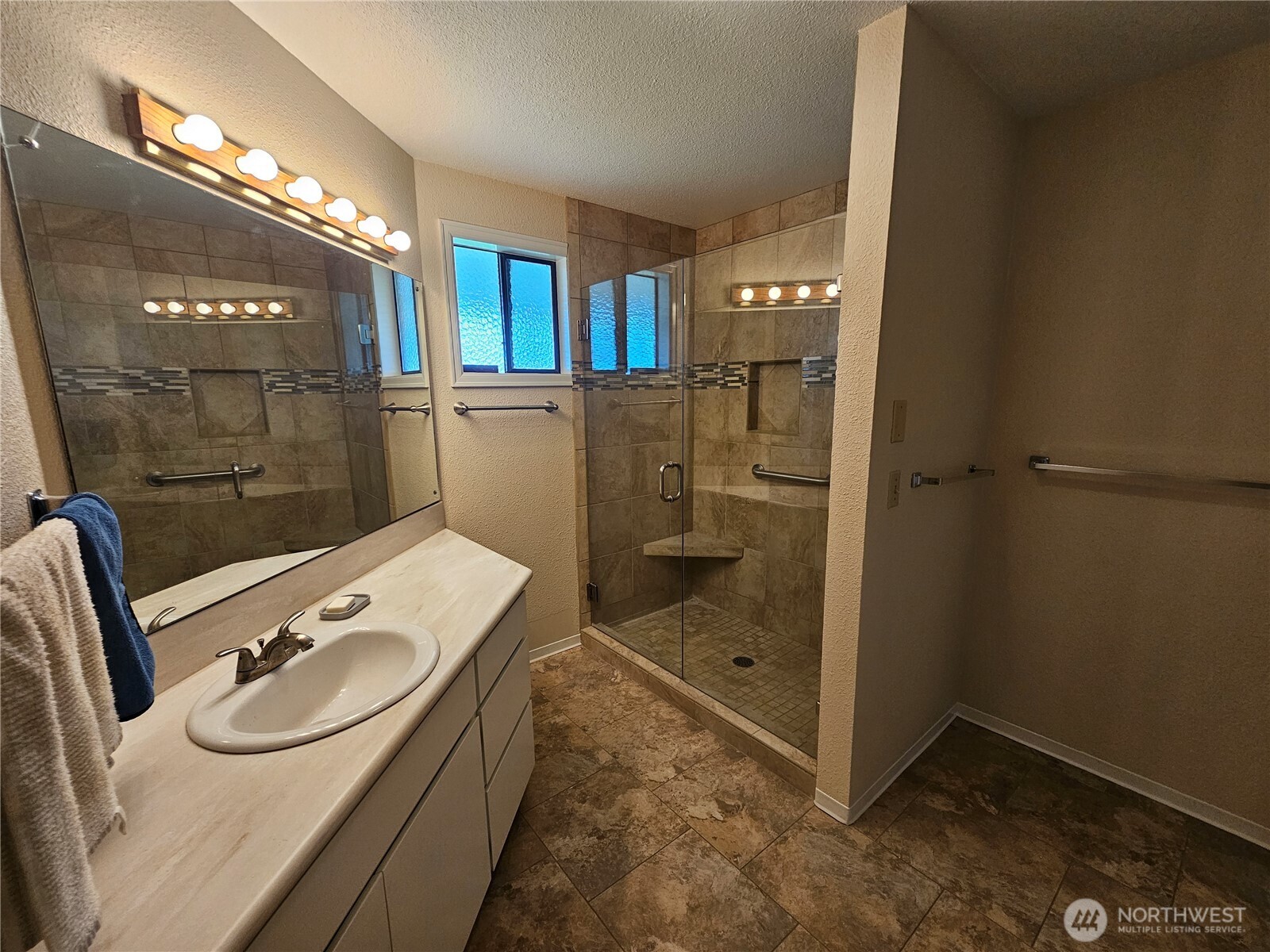1426 W 4th Street , Port Angeles, WA 98363