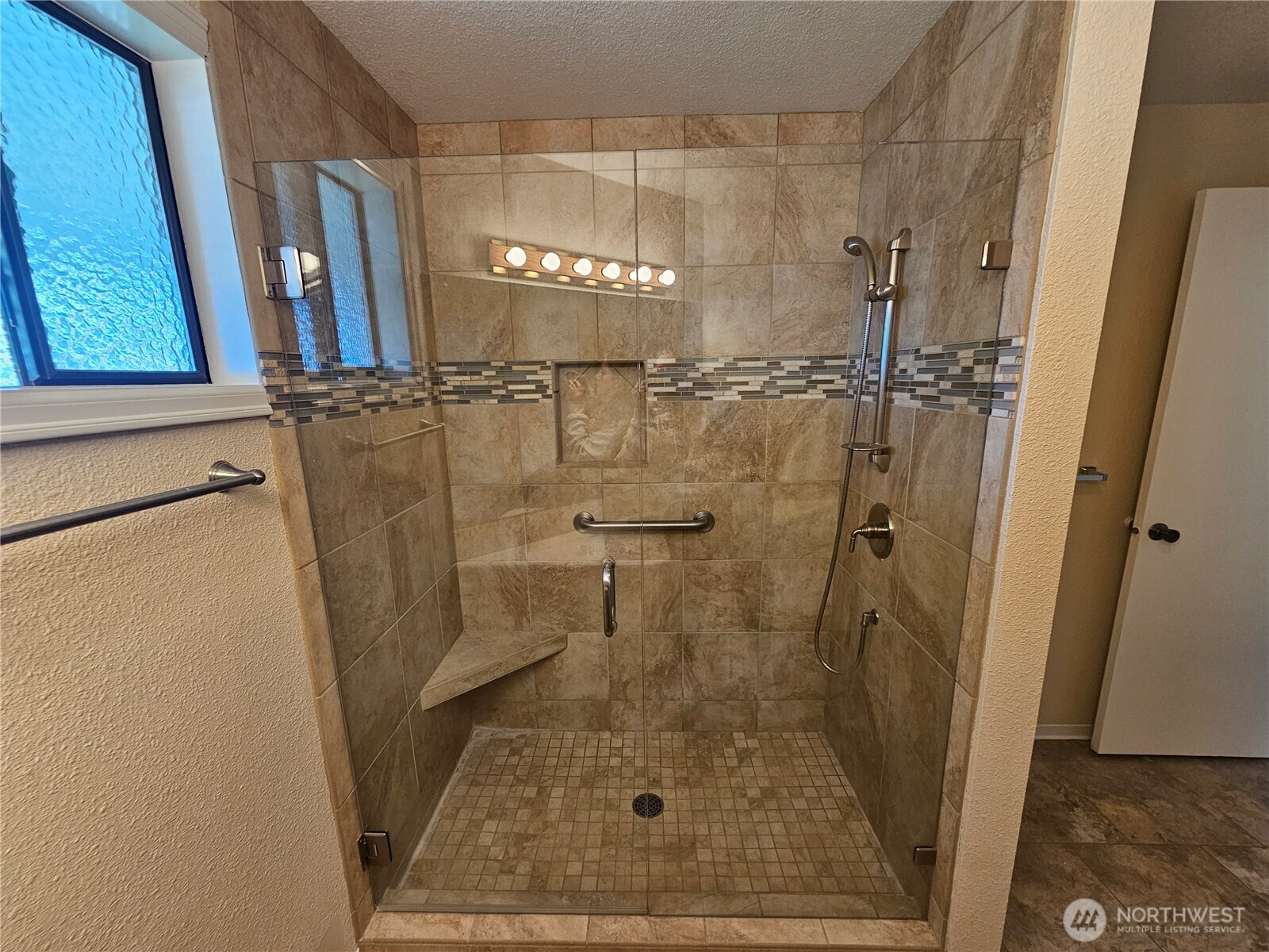 1426 W 4th Street , Port Angeles, WA 98363