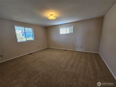 1426 W 4th Street , Port Angeles, WA 98363 - Photo 9