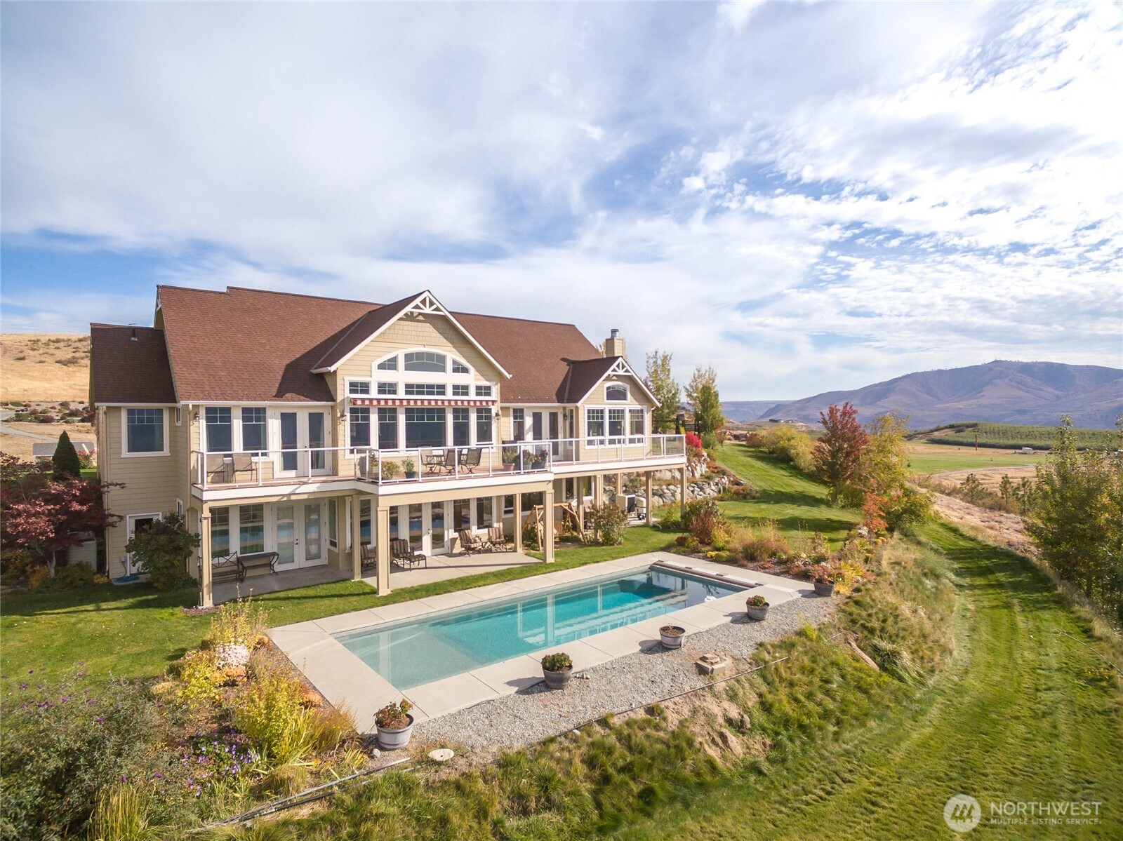 357 Lakayuse Road , Manson, WA 98831