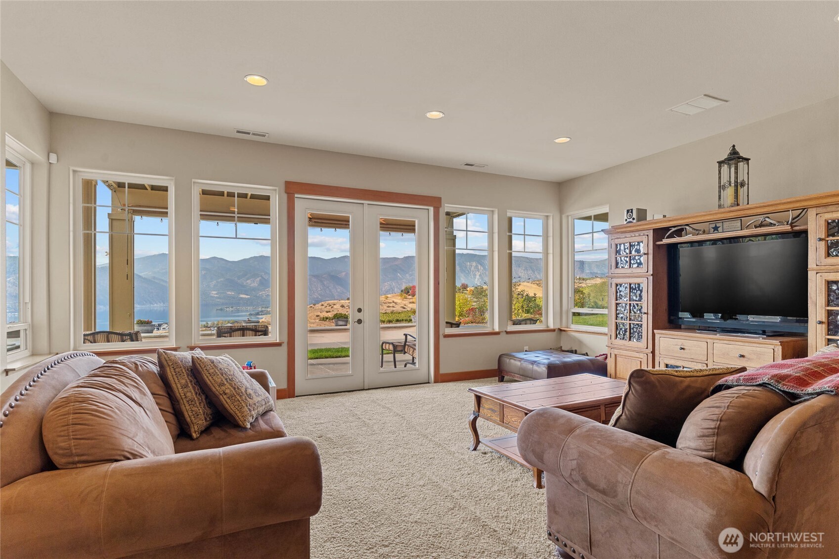 357 Lakayuse Road , Manson, WA 98831