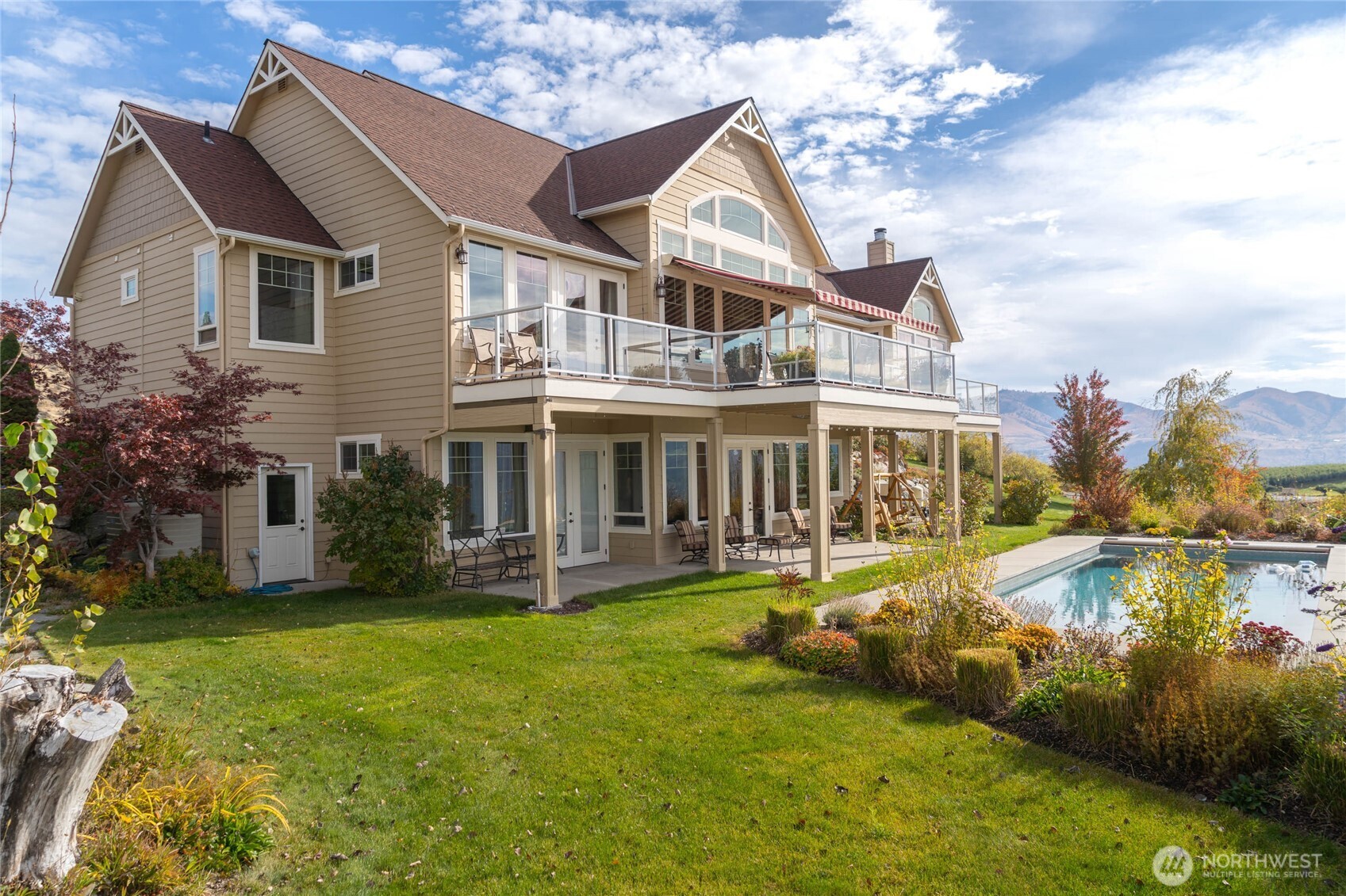 357 Lakayuse Road , Manson, WA 98831