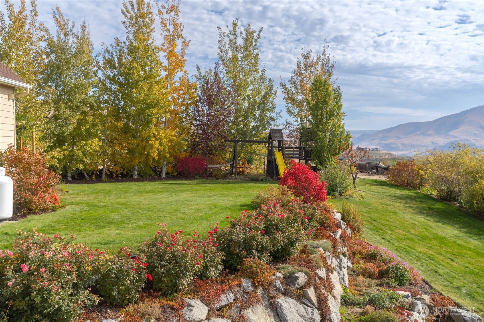 357 Lakayuse Road , Manson, WA 98831
