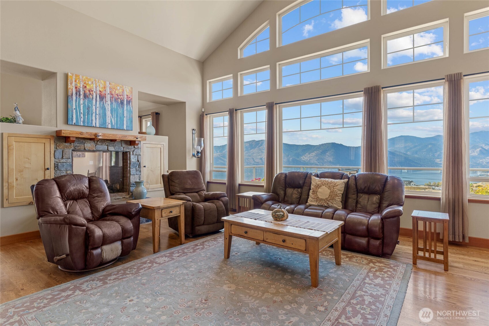 357 Lakayuse Road , Manson, WA 98831