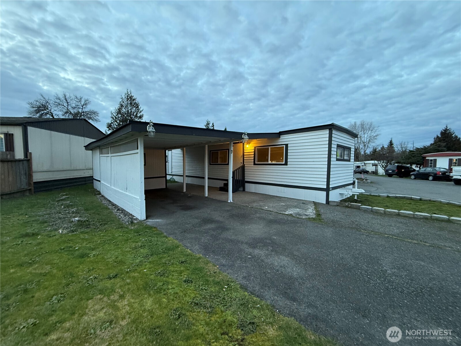 159 136th Street S #13, Tacoma, WA 98444
