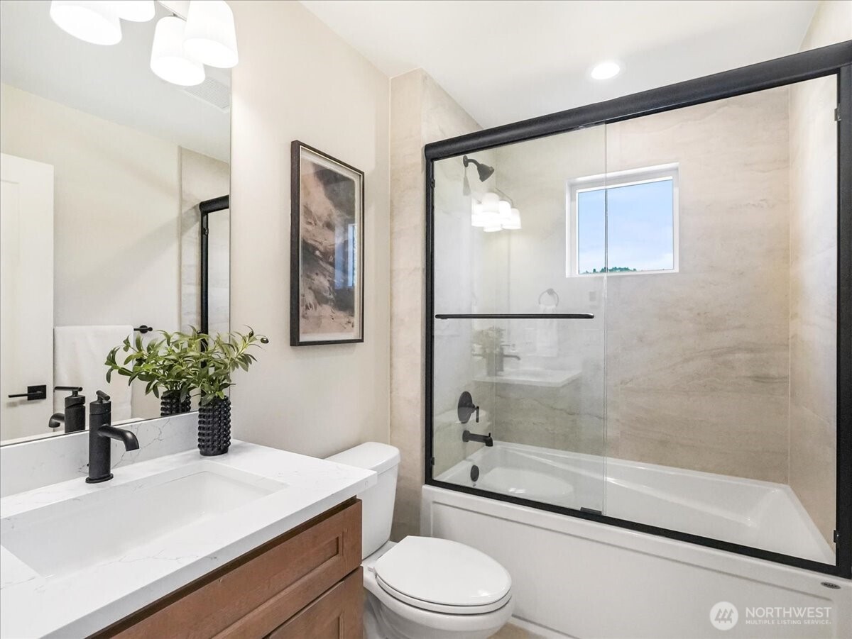 5701 Parker Road E, Sumner, WA 98390