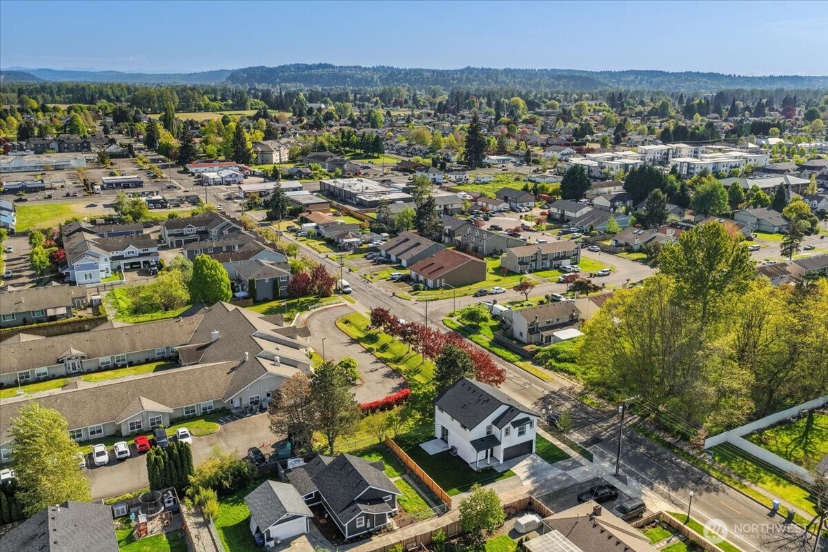 5701 Parker Road E, Sumner, WA 98390