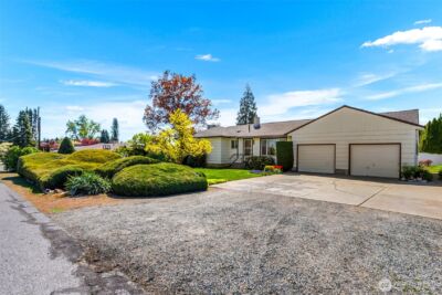 1427 2nd Street , Wenatchee, WA 98801 - Photo 2