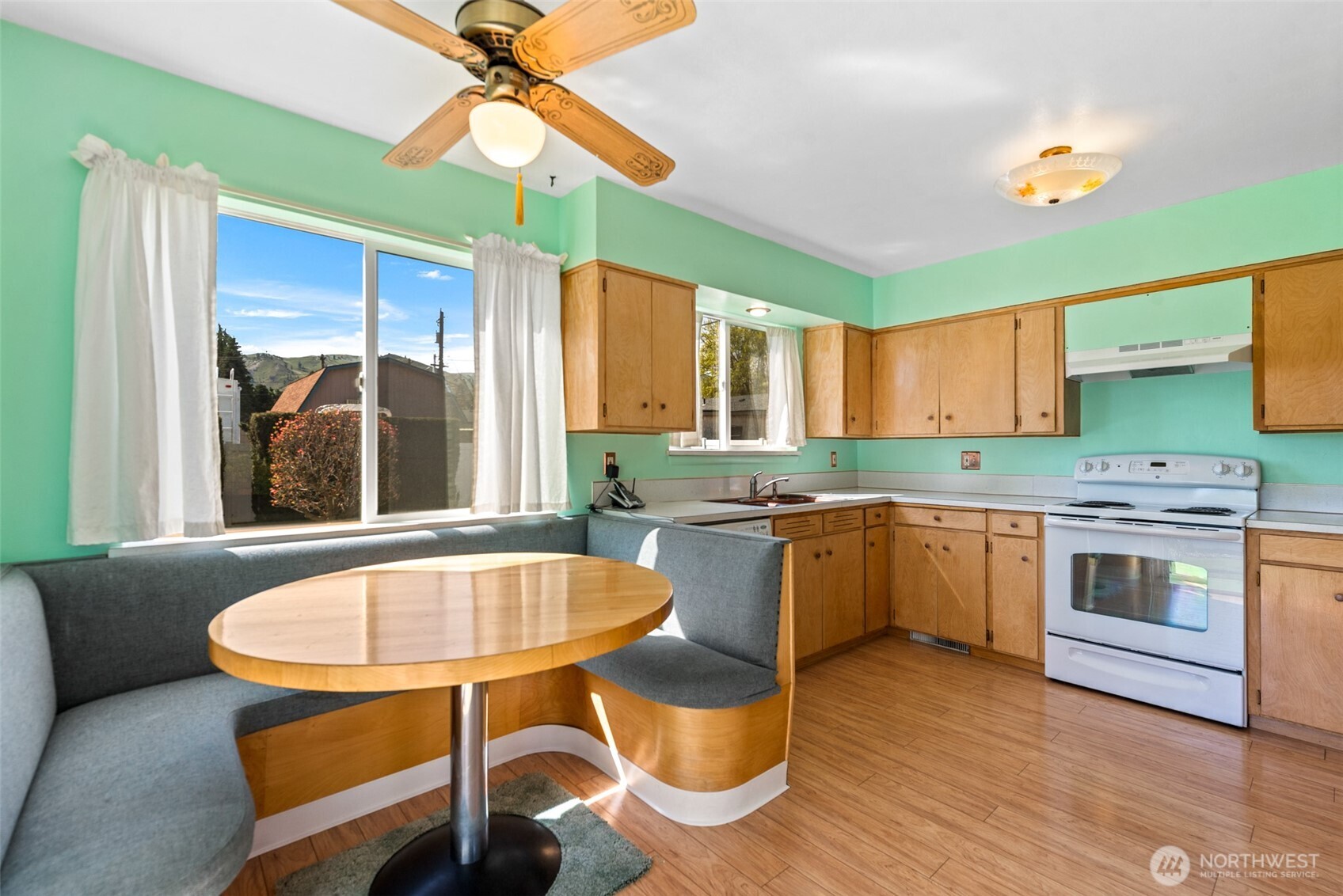 1427 2nd Street , Wenatchee, WA 98801