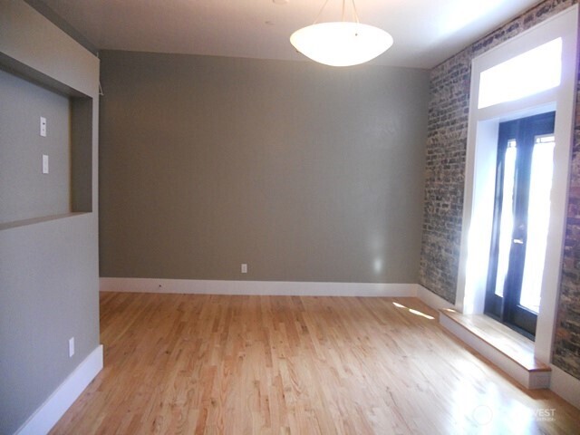 112 1/2 E 1st Street #204, Port Angeles, WA 98362