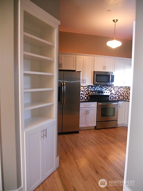 112 1/2 E 1st Street #204, Port Angeles, WA 98362