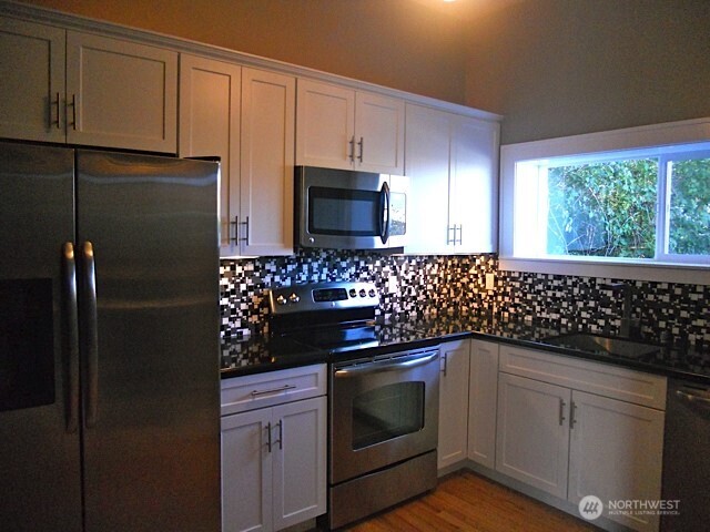 112 1/2 E 1st Street #204, Port Angeles, WA 98362
