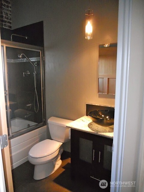 112 1/2 E 1st Street #204, Port Angeles, WA 98362