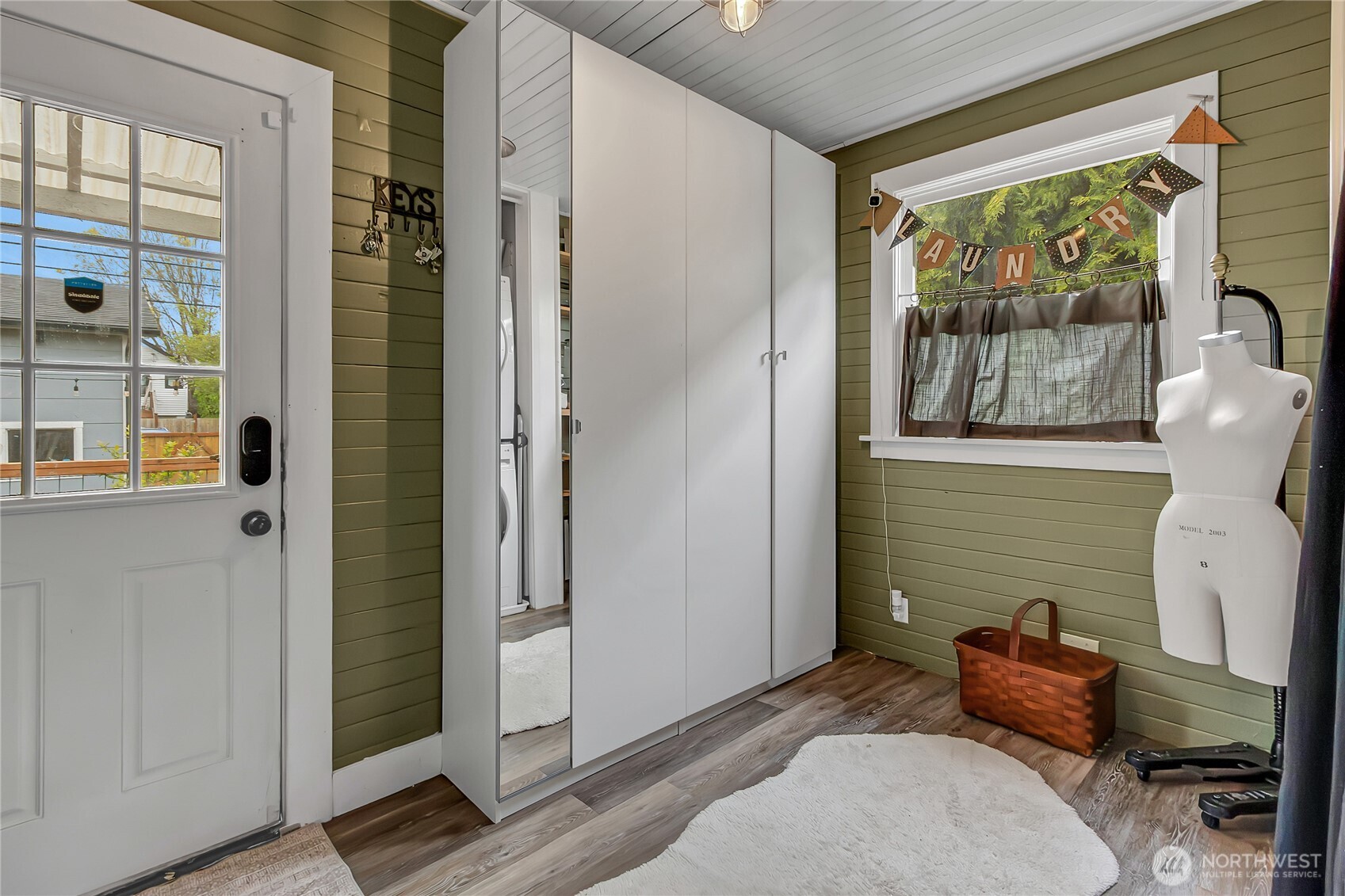 926 S Ainsworth Avenue , Tacoma, WA 98405-3349