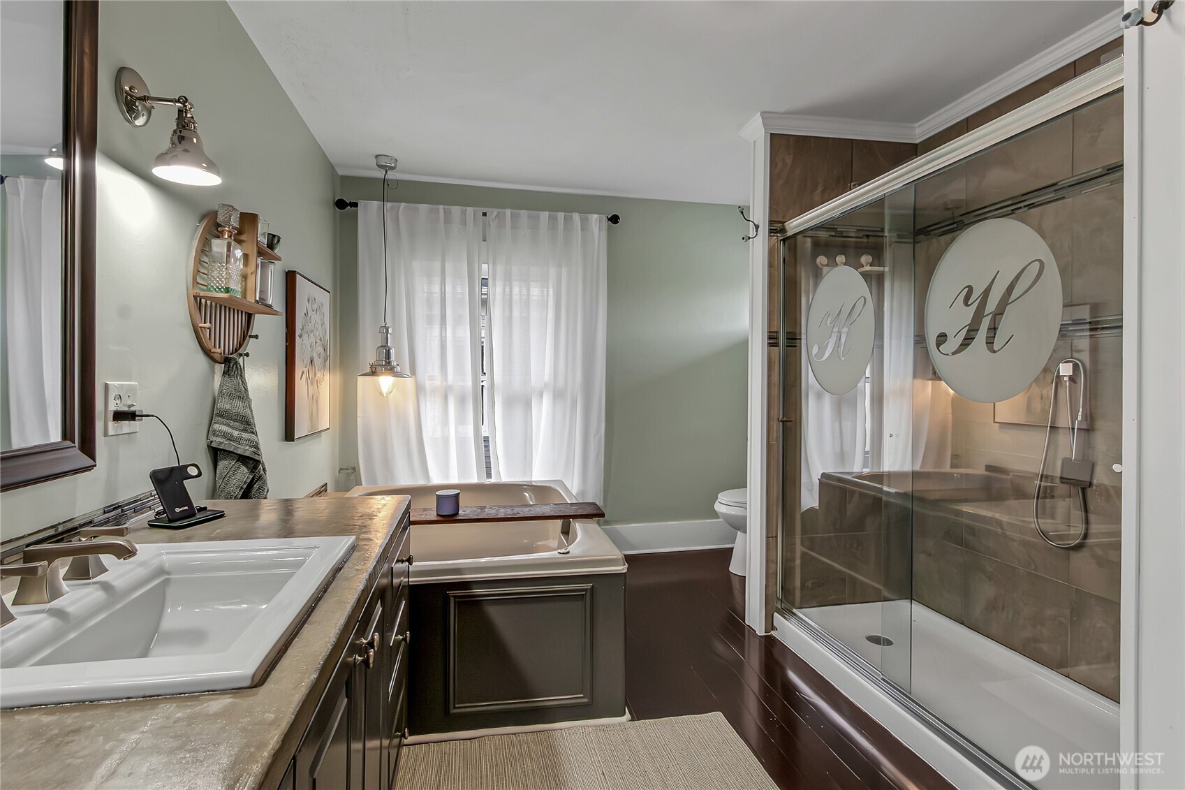 926 S Ainsworth Avenue , Tacoma, WA 98405-3349