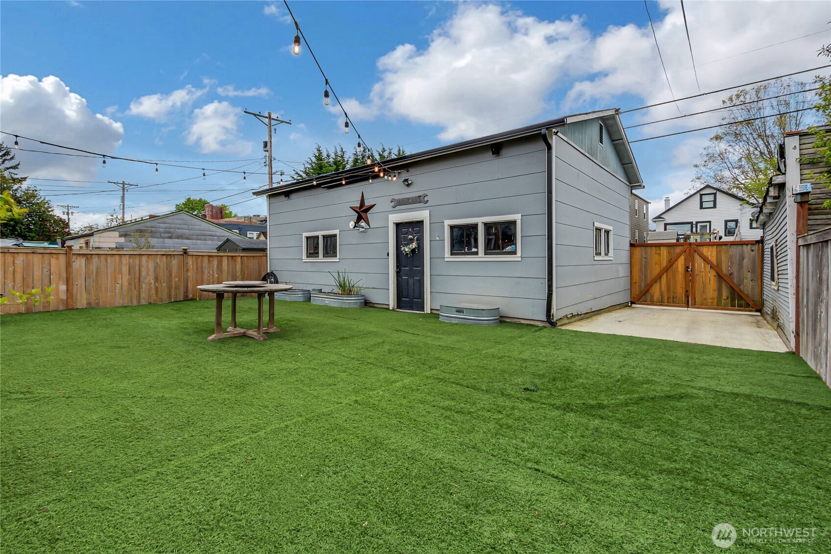 926 S Ainsworth Avenue , Tacoma, WA 98405-3349