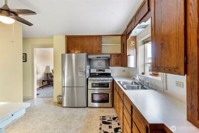 410 S Charleston Avenue , Bremerton, WA 98312 - Photo 9