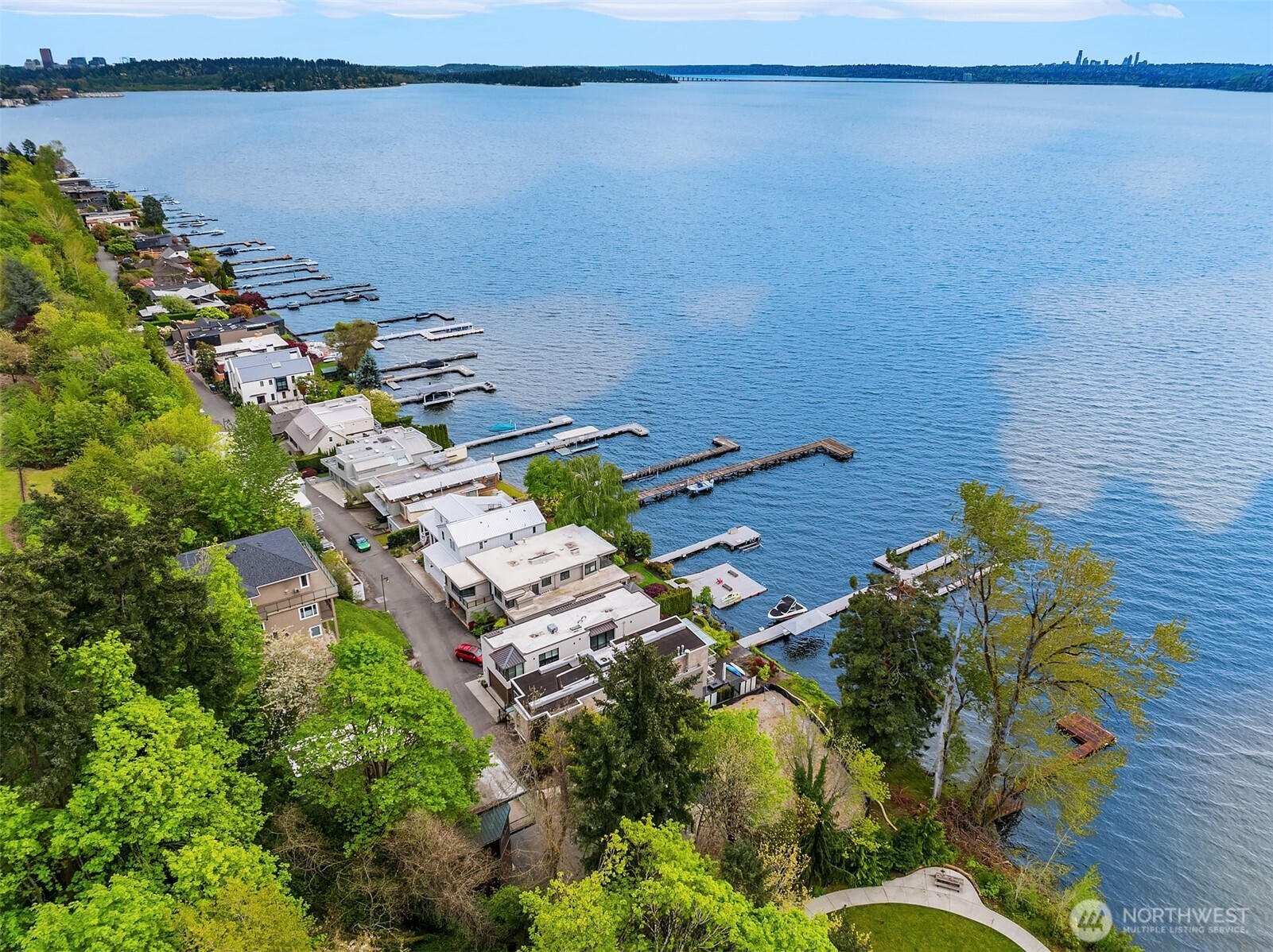 557 5th Avenue W, Kirkland, WA 98033