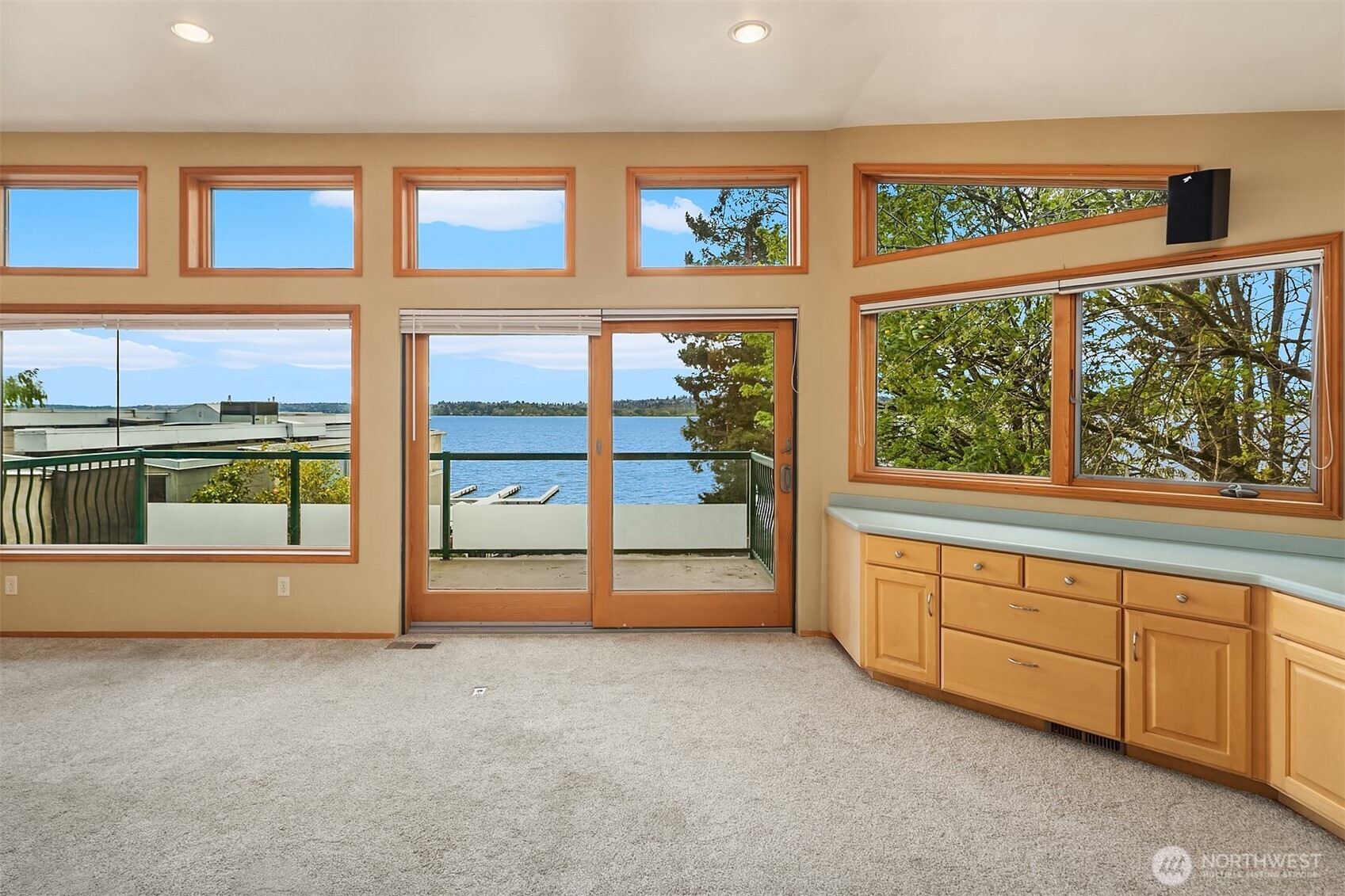 557 5th Avenue W, Kirkland, WA 98033