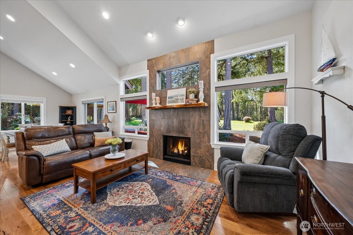 10804 Pioneer Drive , Anderson Island, WA 98303