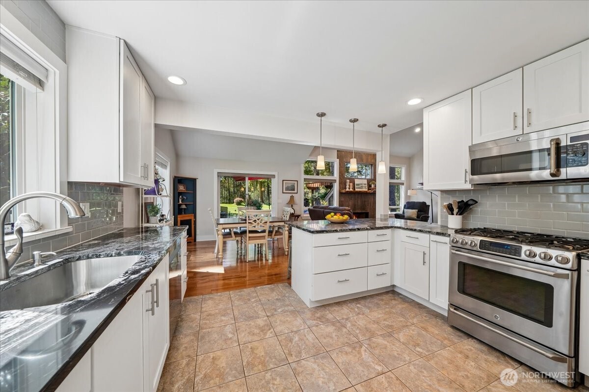 10804 Pioneer Drive , Anderson Island, WA 98303