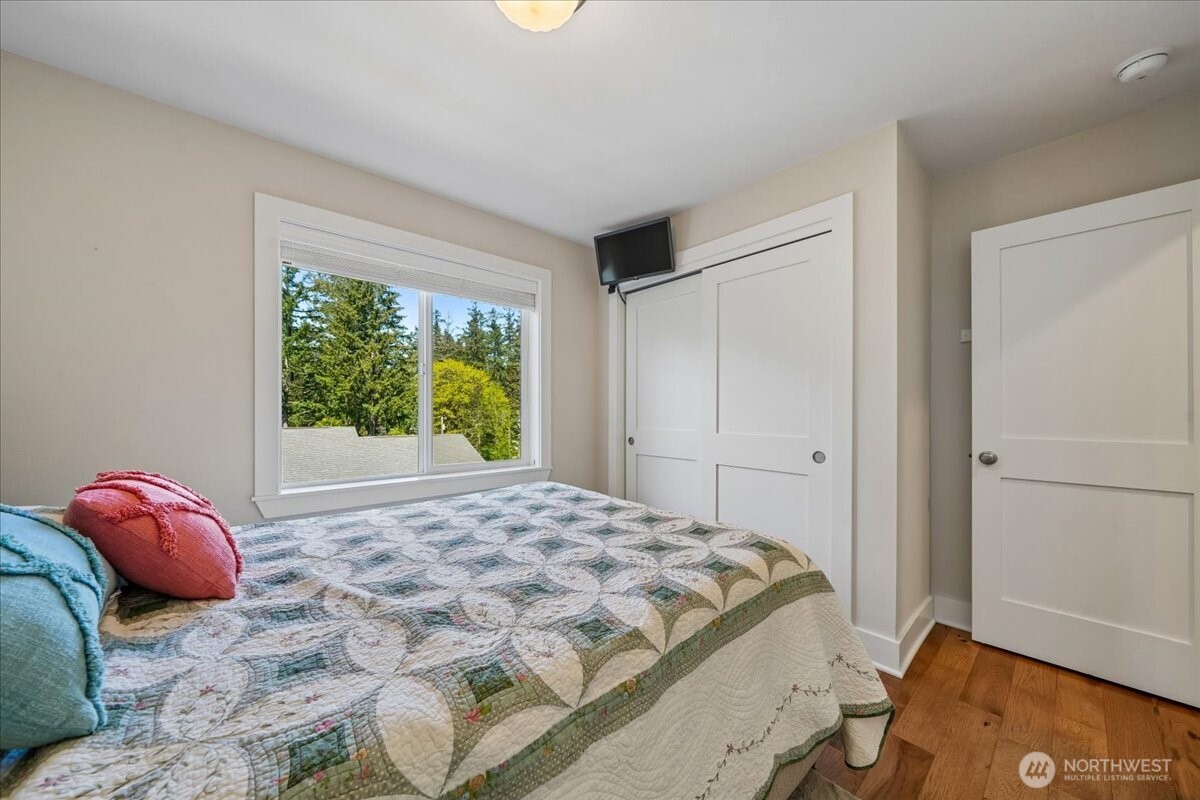 10804 Pioneer Drive , Anderson Island, WA 98303